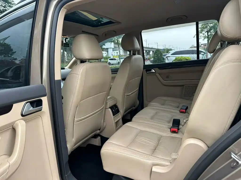 Volkswagen Touran 2015 — фото 16