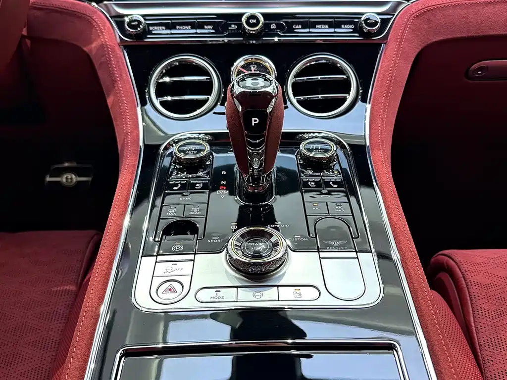 Bentley Continental PHEV 2025 — фото 17