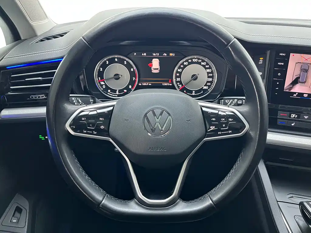 Volkswagen Touareg 2021 — фото 10