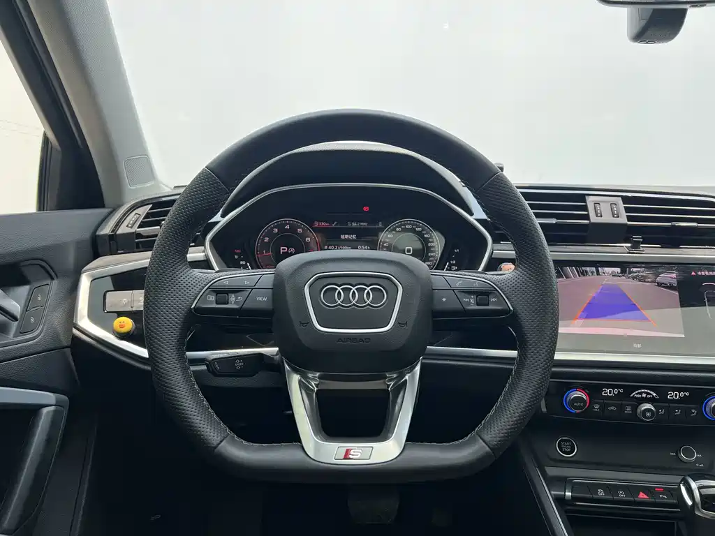 Audi Q3 Sportback 2023 — фото 8