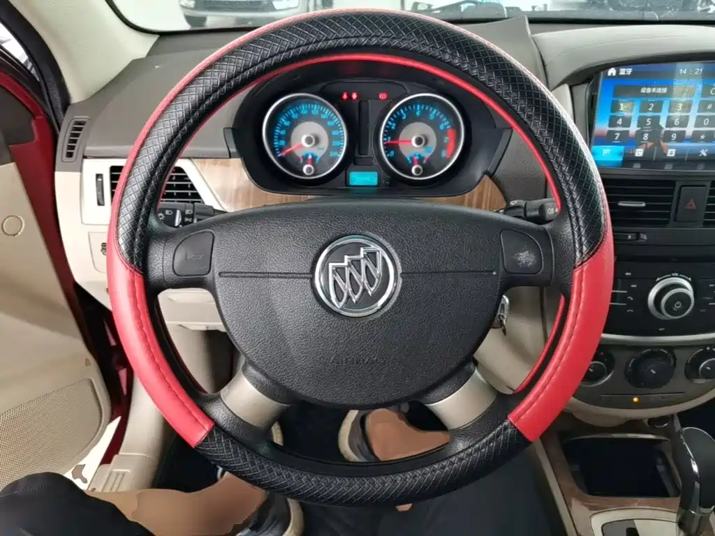 Buick Excelle 2015 — фото 11