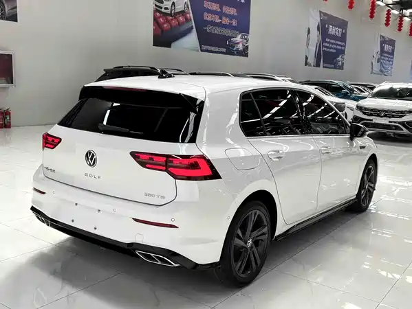 Volkswagen Golf 2021