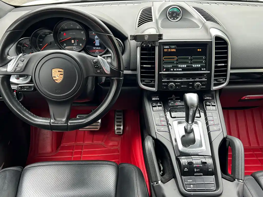 Porsche Cayenne 2013 — фото 10