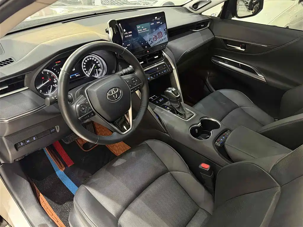 Toyota Venza 2022 — фото 11
