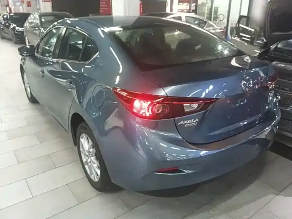 Mazda 3 Axela 2016