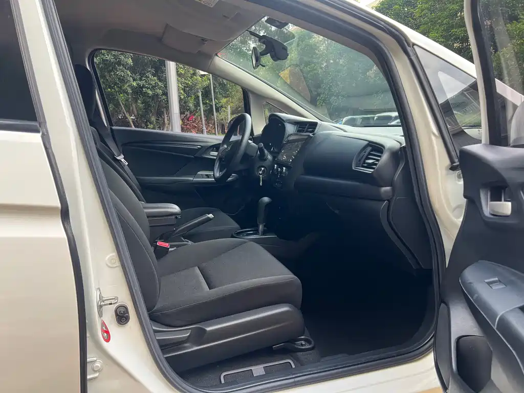 Honda Fit 2018 — фото 9