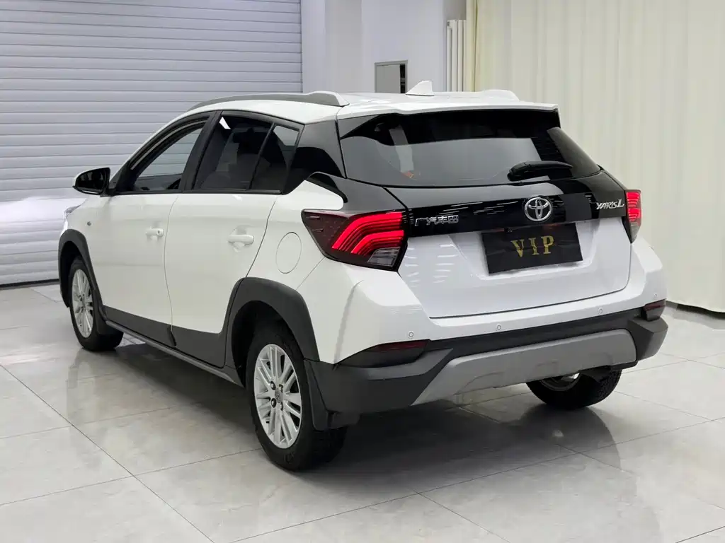 Toyota Yaris L 2021 — фото 4