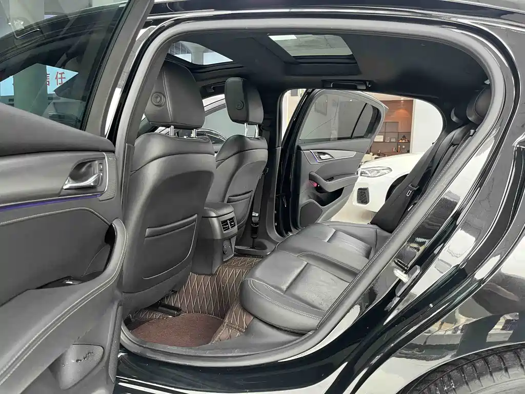 Cadillac CT5 2024 — фото 10