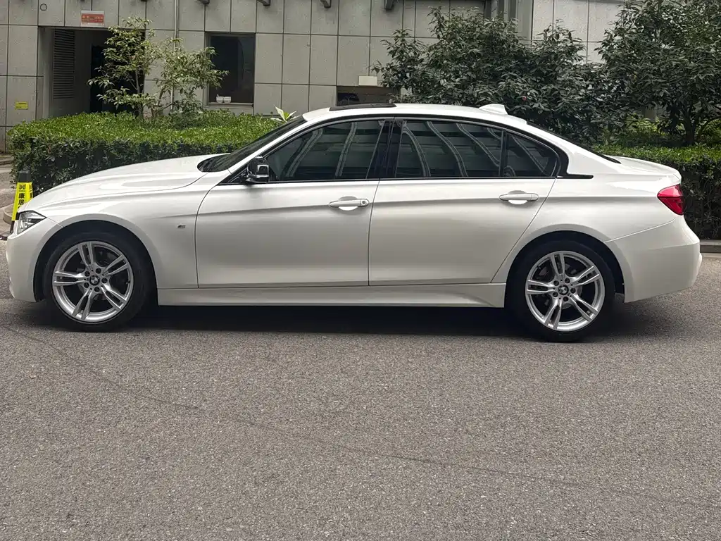 BMW 3 Series 2018 — фото 3