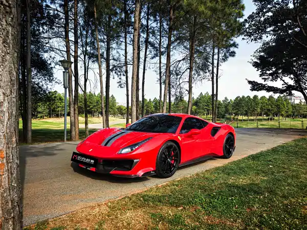 Ferrari 488 2019