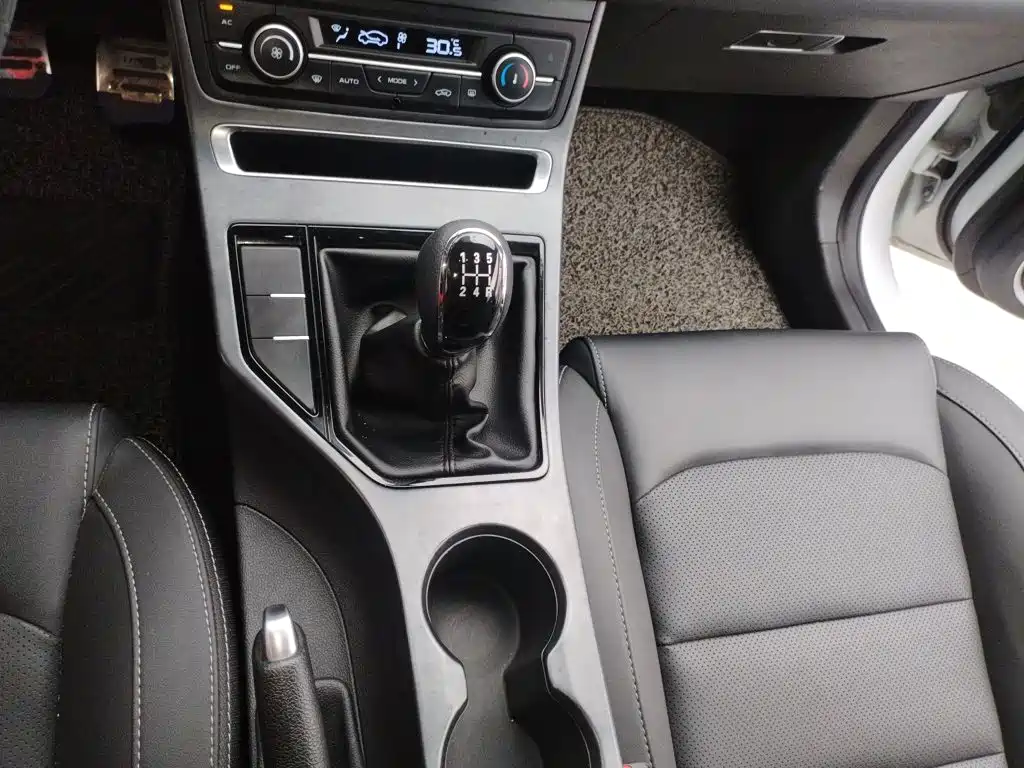 Geely Emgrand 2020