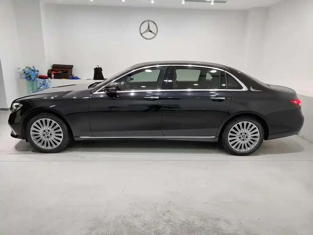 Mercedes-Benz E-Class 2022 — фото 2