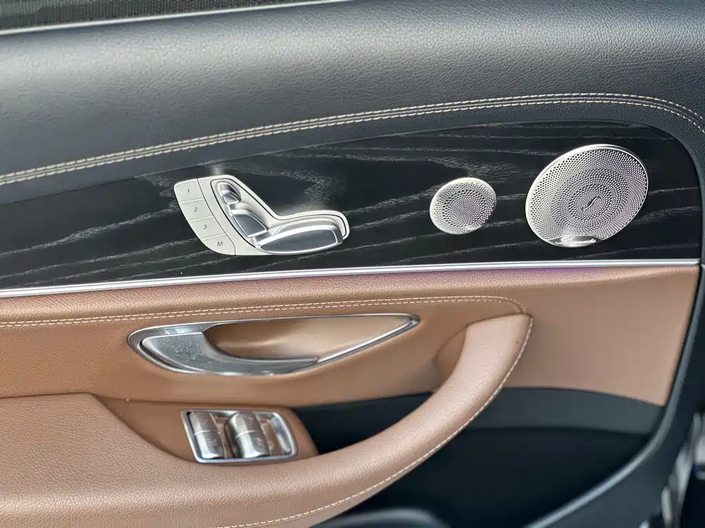 Mercedes-Benz E-Class 2021 — фото 14