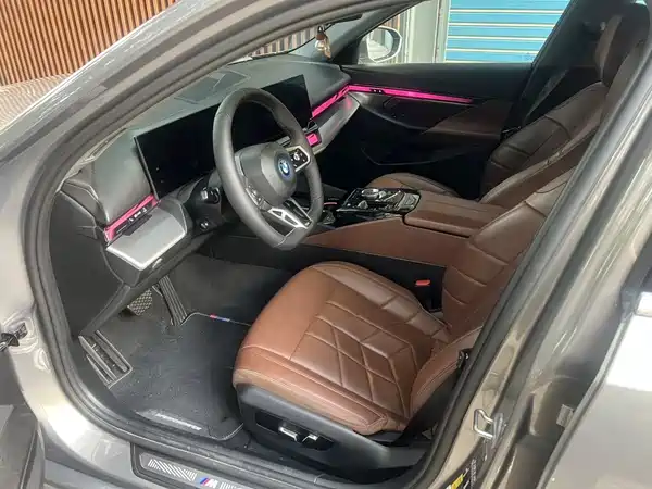 BMW i5 2024