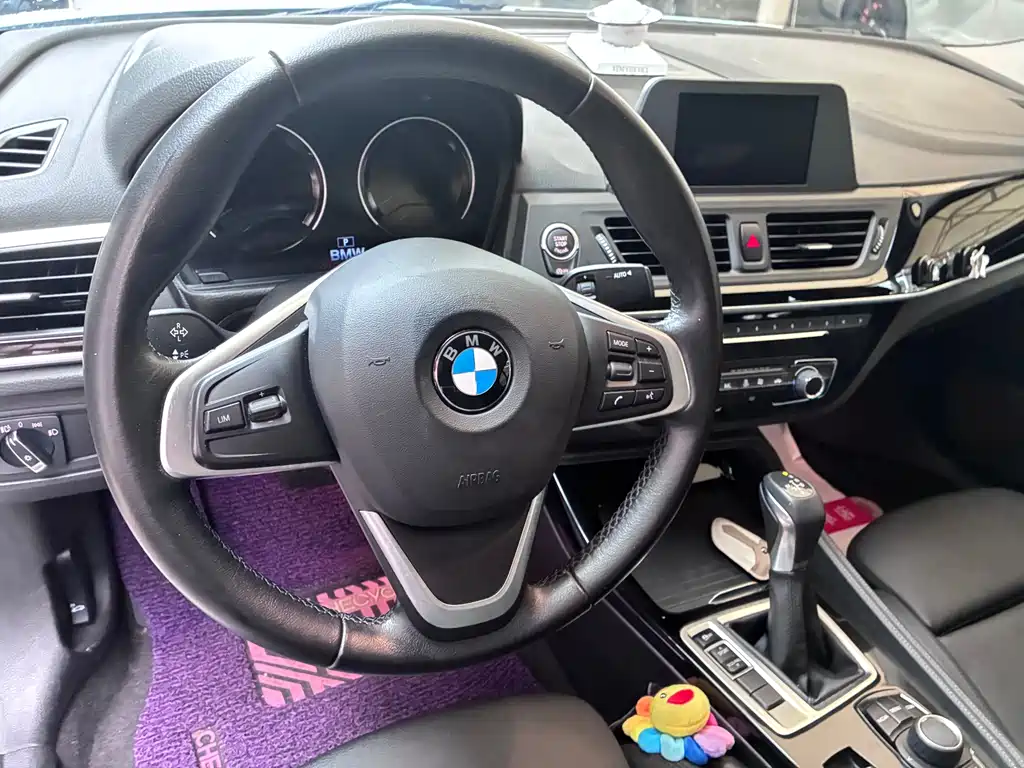 BMW 1 Series 2019 — фото 12