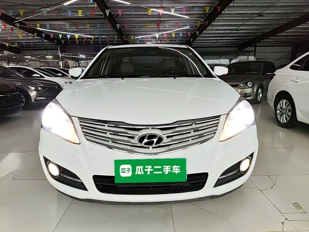 Hyundai Elantra 2015 — фото 3