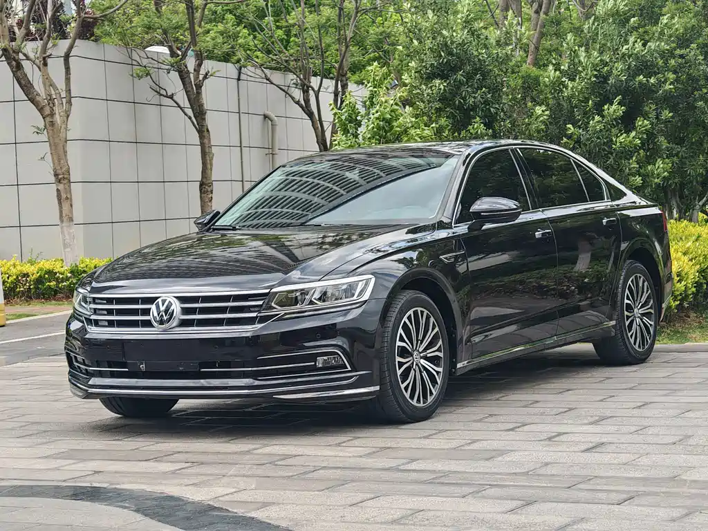 Volkswagen Phideon 2018 — фото 1