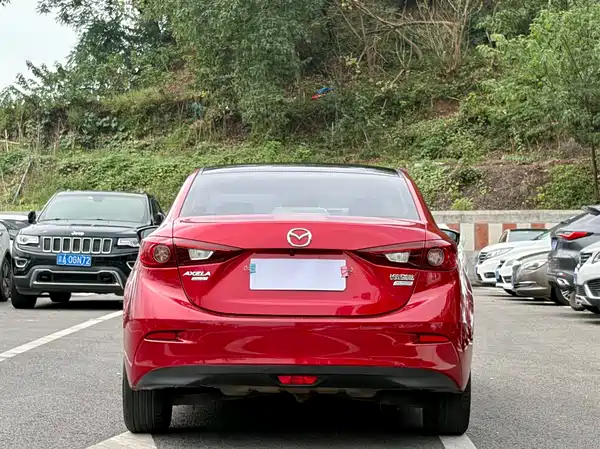 Mazda 3 Axela 2016