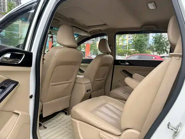 Baojun 730 2014
