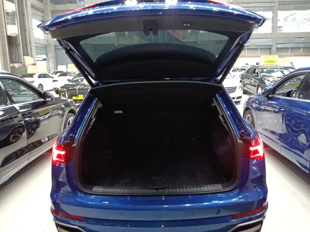 Audi Q3 2021 — фото 19