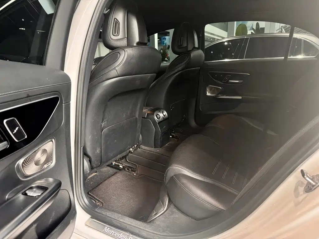 Mercedes-Benz C-Class 2023 — фото 11