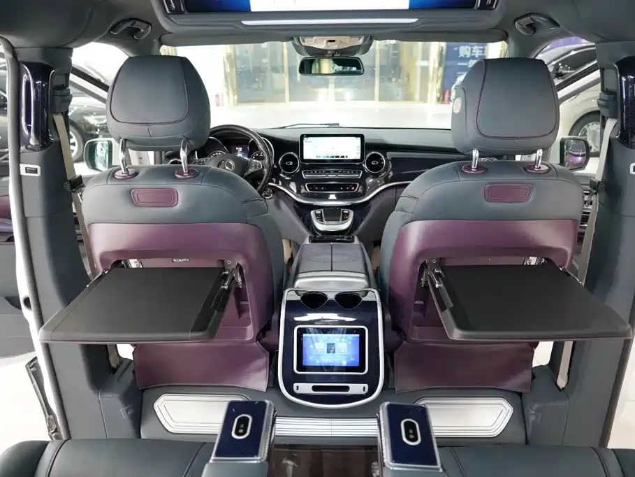 Mercedes-Benz V-Class 2021 — фото 16