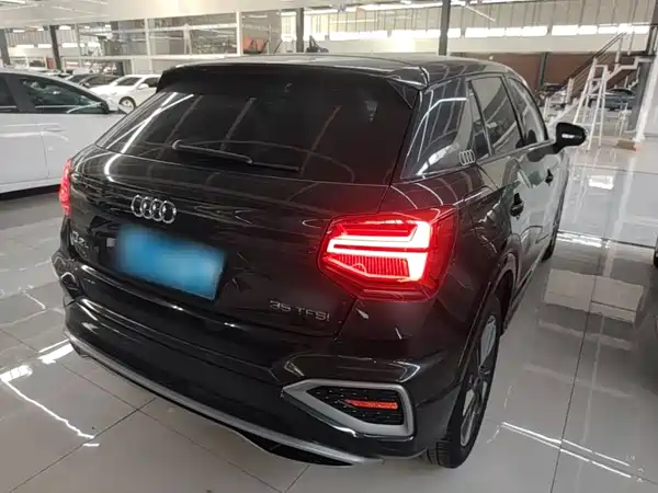 Audi Q2L 2023