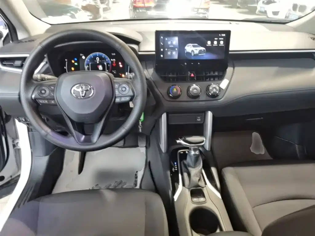 Toyota Corolla Cross 2025 — фото 10