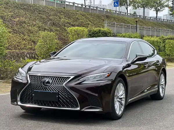 Lexus LS 2018