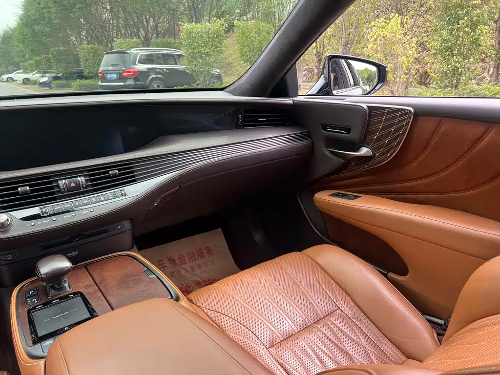 Lexus LS 2019 — фото 14