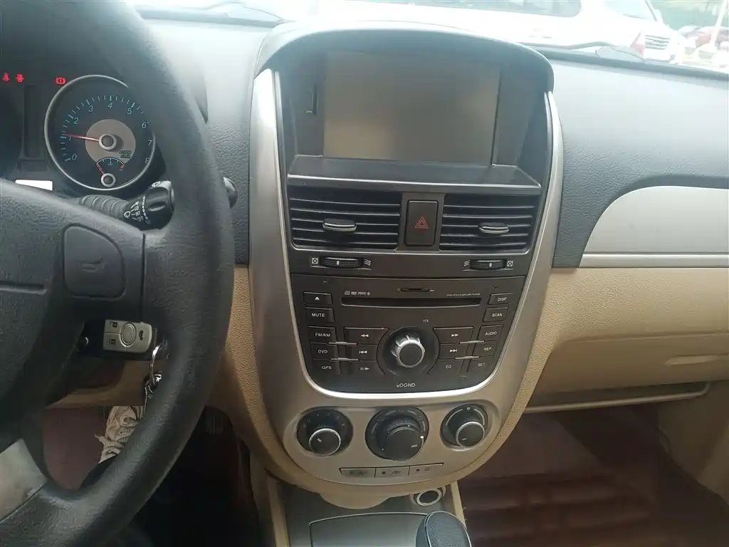 Buick Excelle 2014 — фото 10