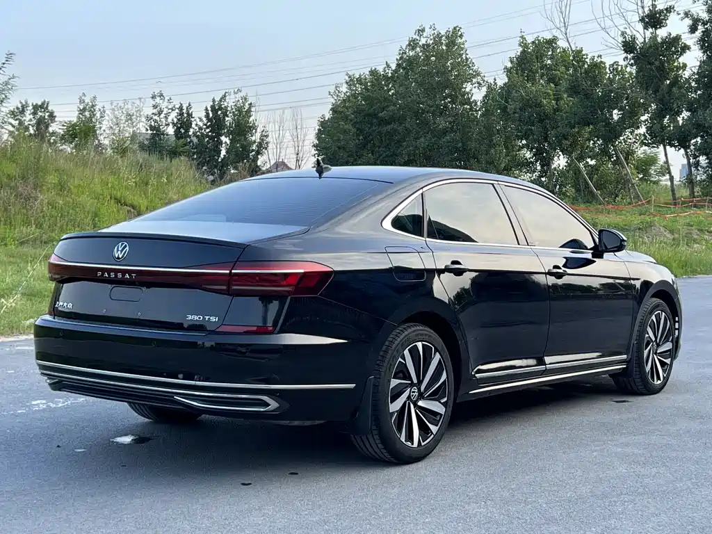 Volkswagen Passat 2024