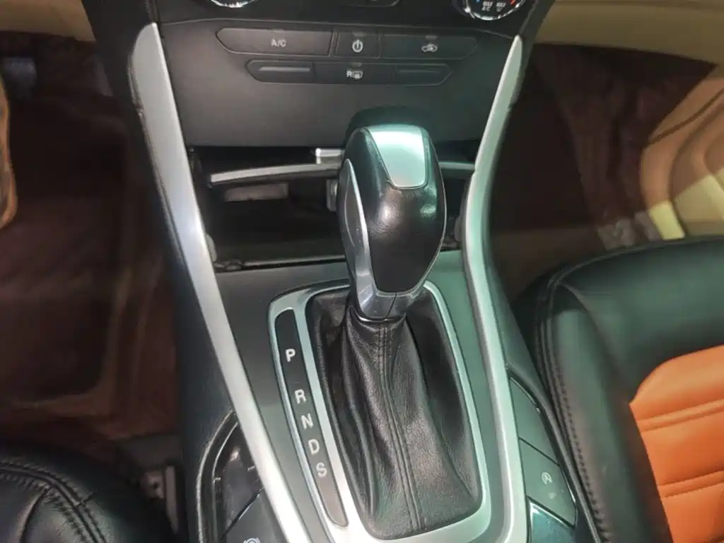 Ford Edge 2019 — фото 14
