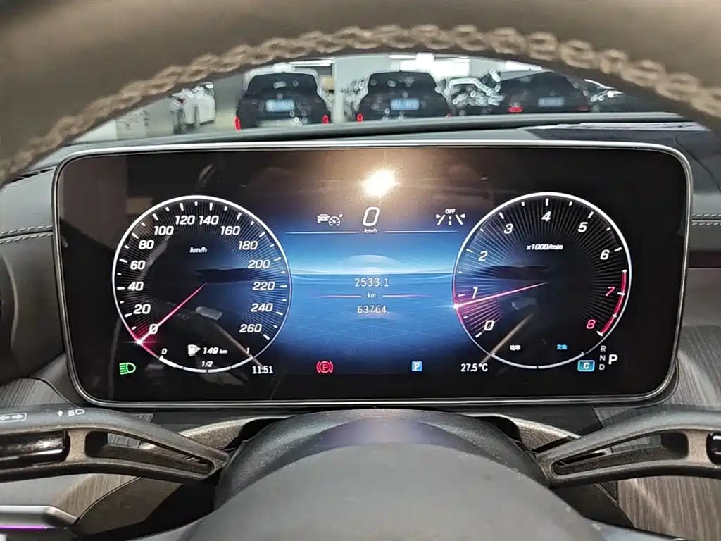 Mercedes-Benz C-Class 2023 — фото 12