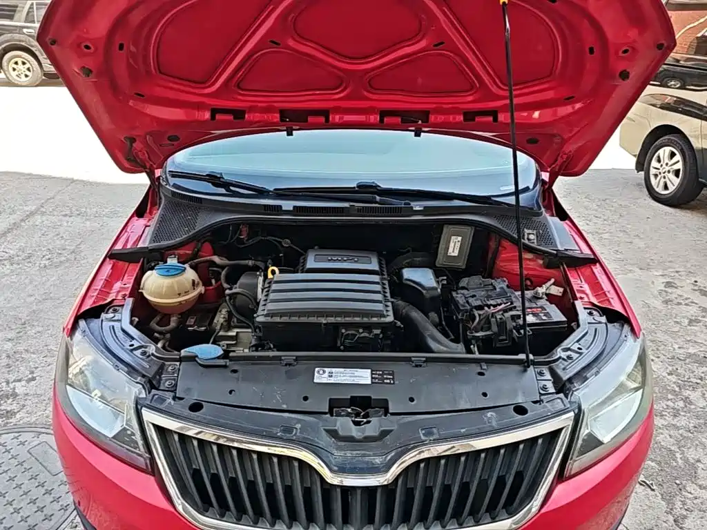 Skoda Rapid Spaceback 2017 — фото 20