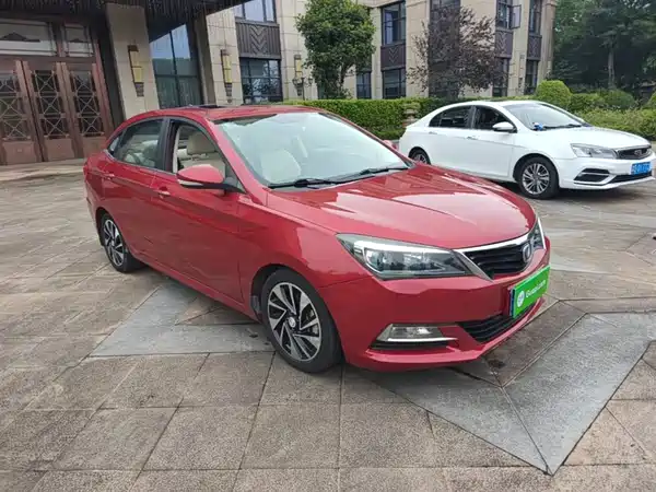 Changan Yuexiang V7 2015
