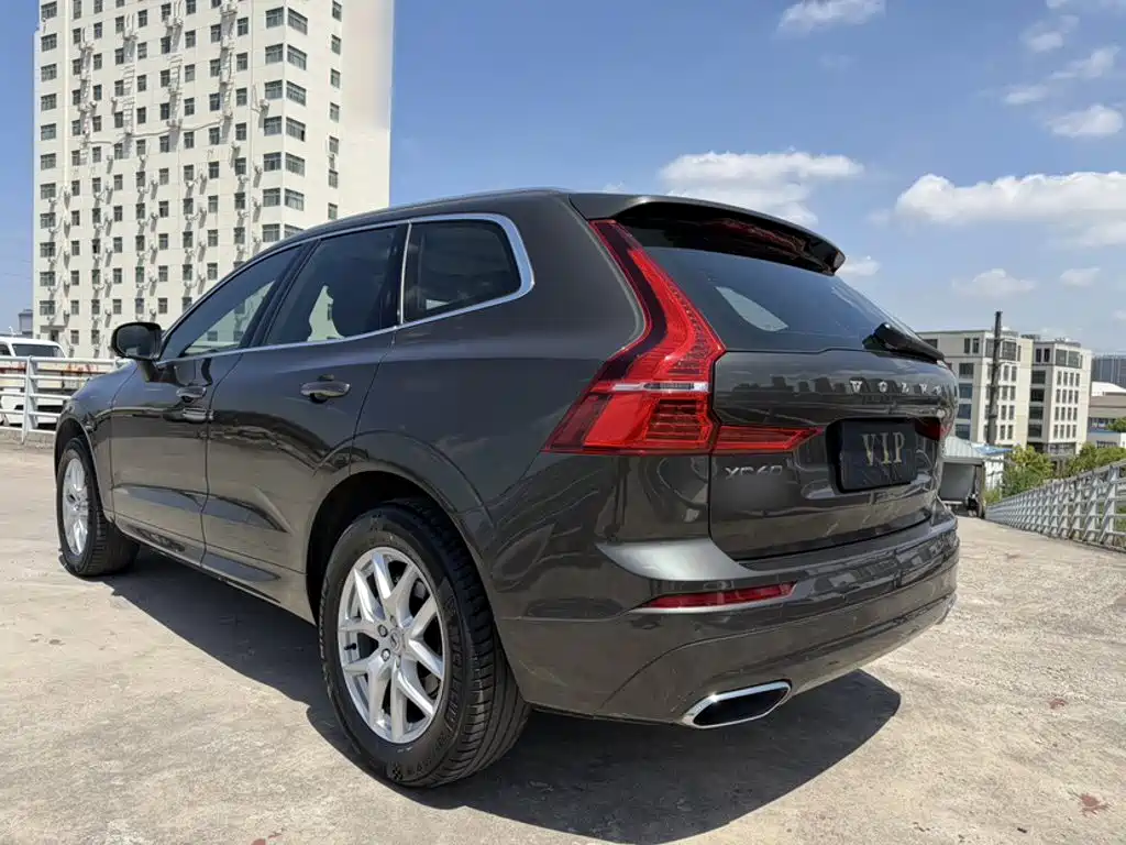 Volvo XC60 2018 — фото 23