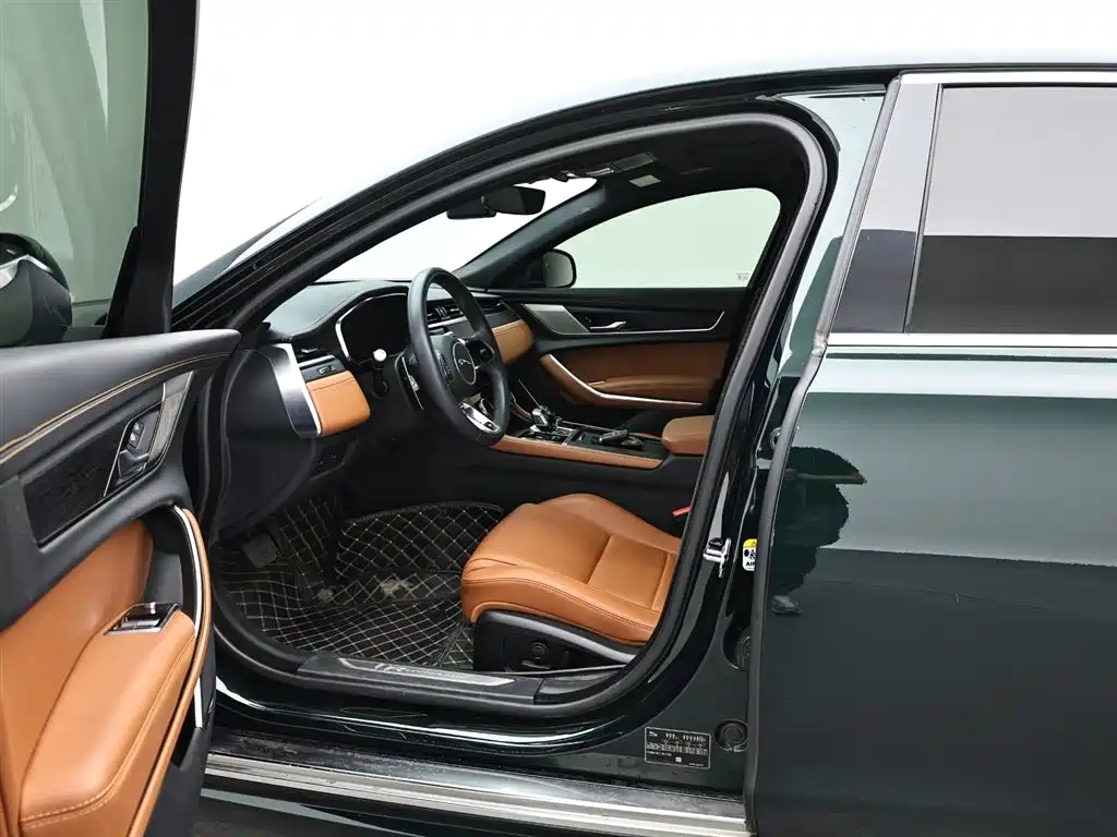 Jaguar XFL 2022 — фото 10