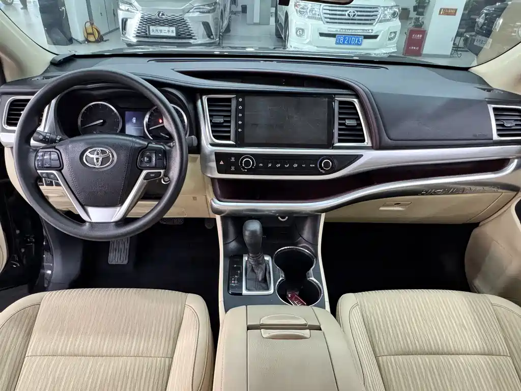 Toyota Highlander 2016 — фото 9