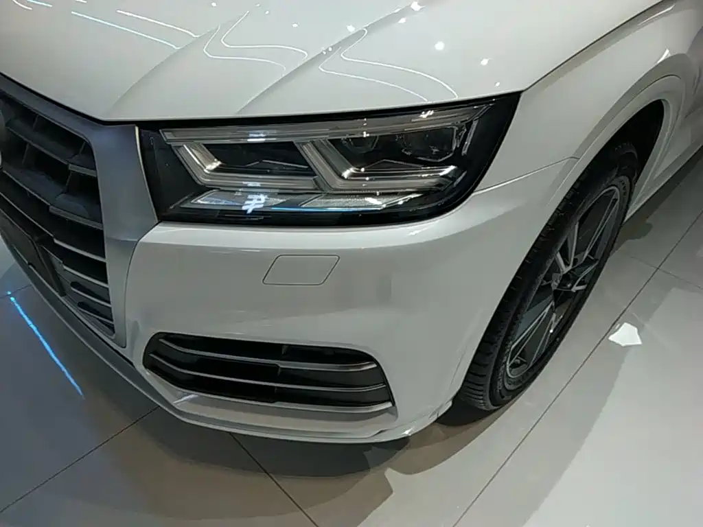 Audi Q5L 2020 — фото 17