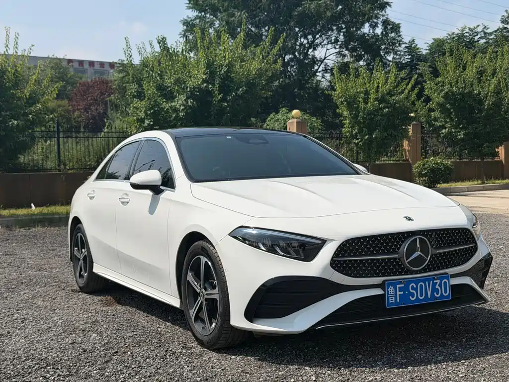 Mercedes-Benz A-Class 2024 — фото 3