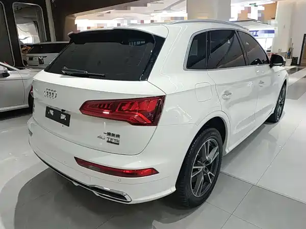 Audi Q5L 2020