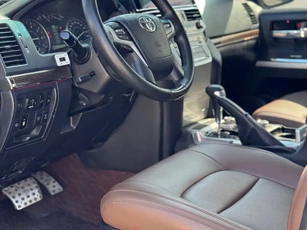 Toyota Land Cruiser 2014 — фото 10