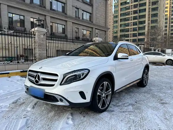 Mercedes-Benz GLA 2015