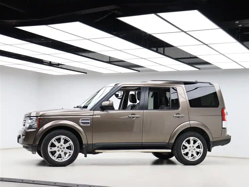 Land Rover Discovery 2011 — фото 32
