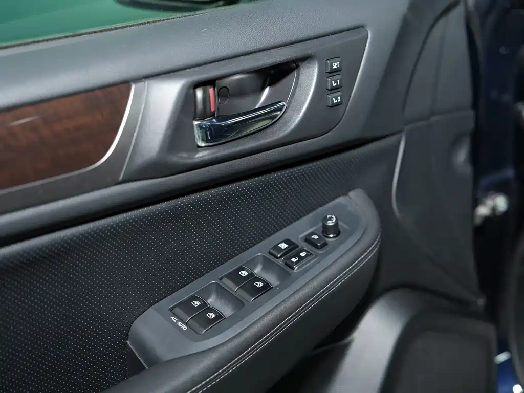 Subaru Outback 2015 — фото 12