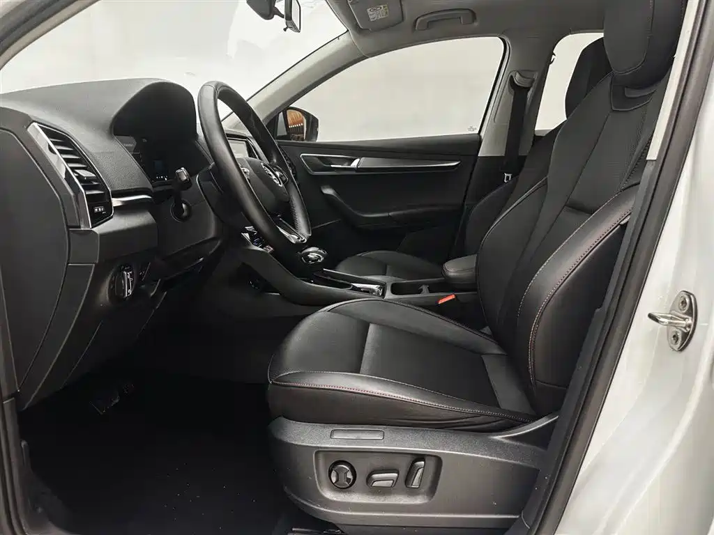 Skoda Karoq 2023 — фото 19