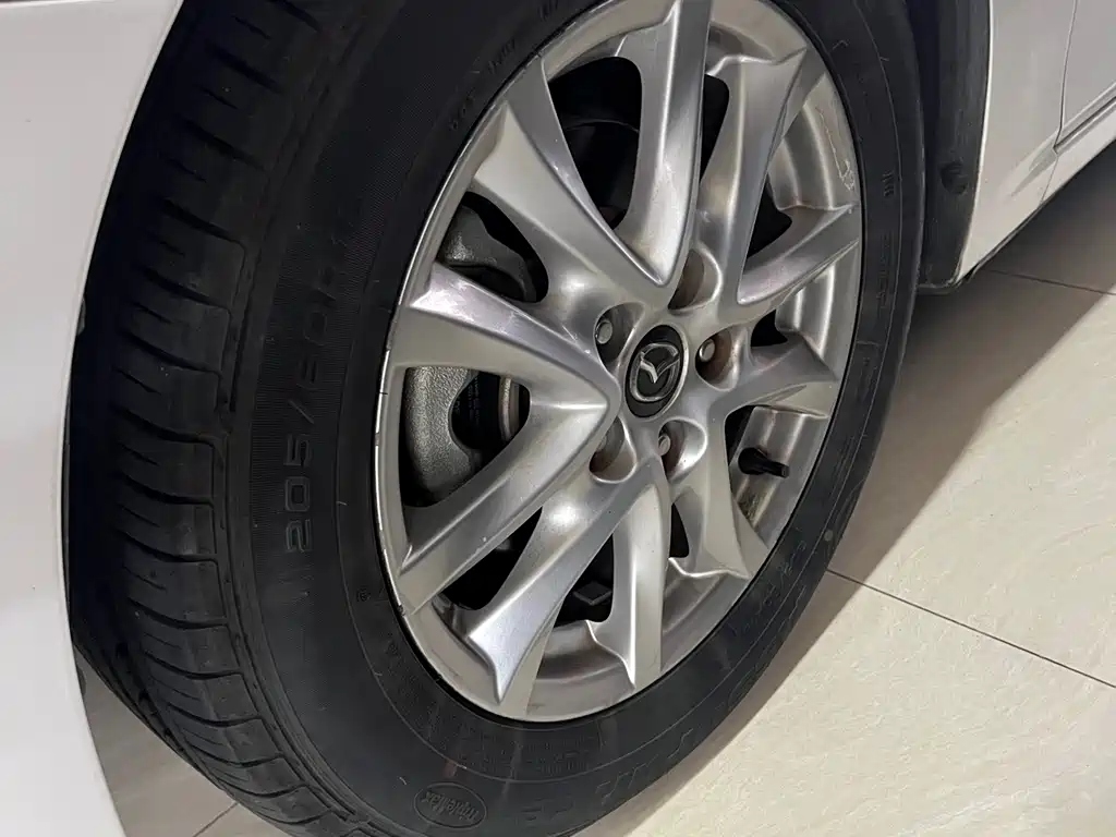 Mazda 3 Axela 2015 — фото 10