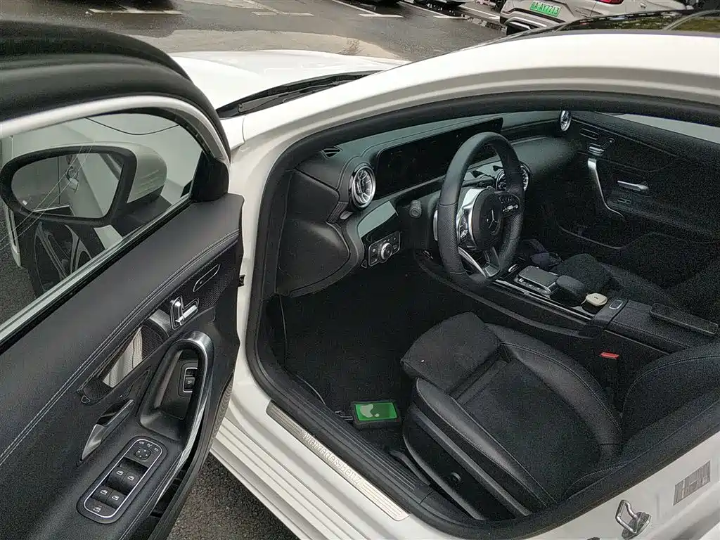 Mercedes-Benz A-Class 2023 — фото 16