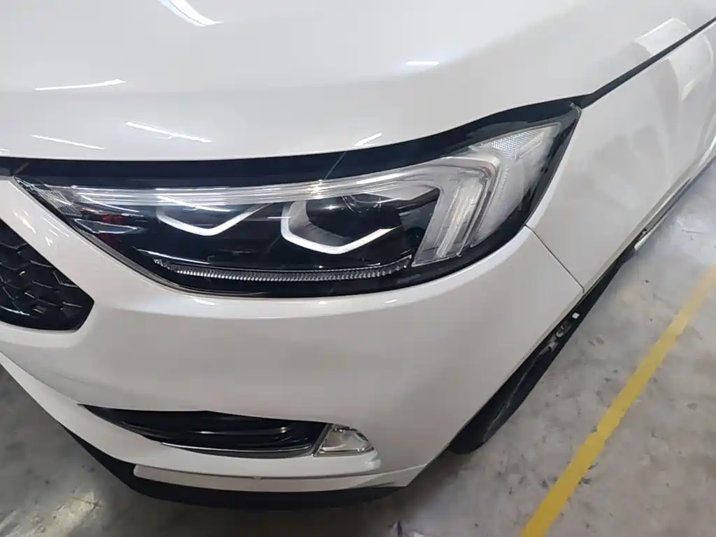 Ford Edge 2020 — фото 24